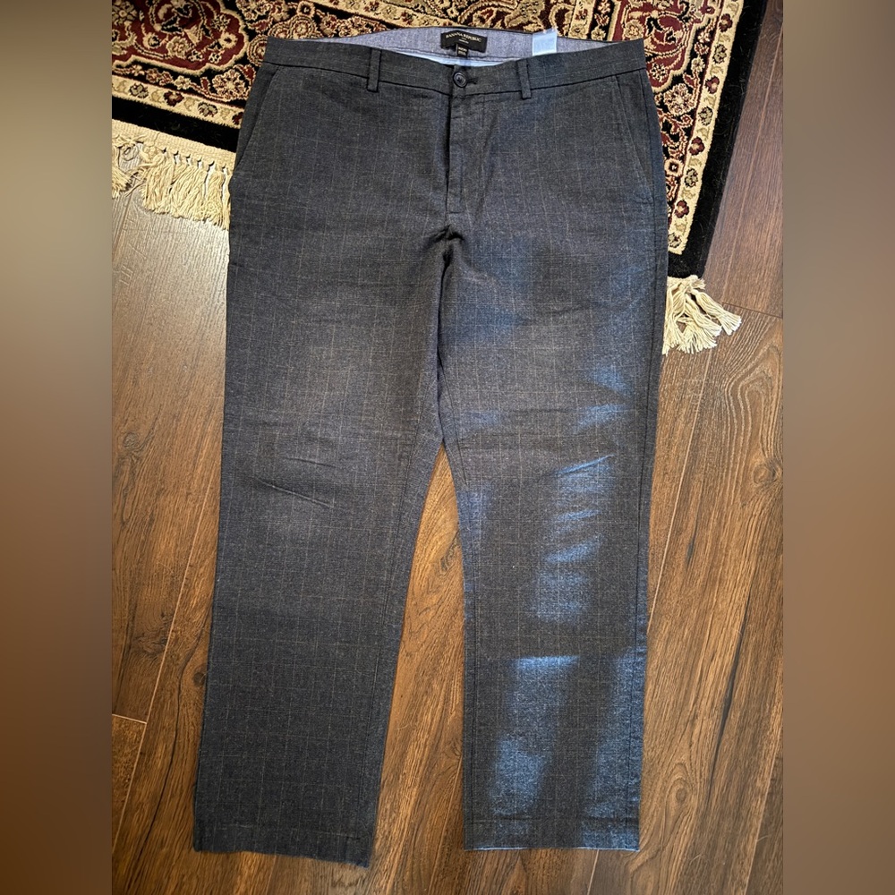 Banana Republic Men's Aiden Fit dress pants. 36x30